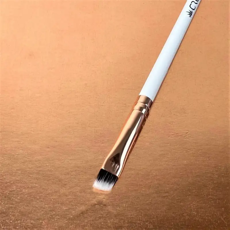crown-pro-brushes-angle-liner--1