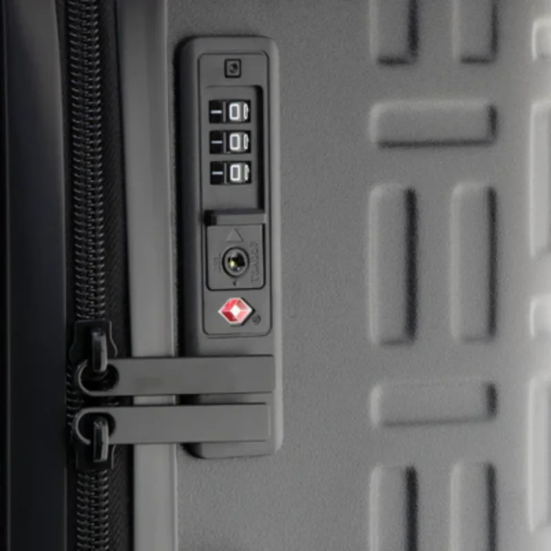 tuft-premium-salon-tool-suitcase--1
